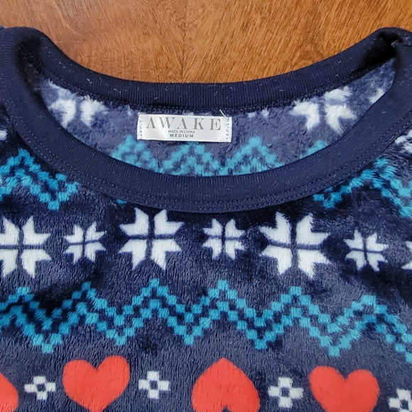 Juniors Winter Fleece Top With Snowmen & Ribbons - Picture 2 of 3